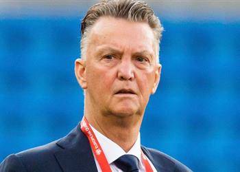 فان جال دي يونج الوريث الشرعي لـ بوسكيتس في برشلونة