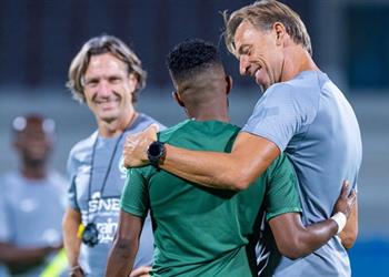 هيرفي رينارد يتخذ قرار ا بشأن لاعب النصر رغم استبعاده من كأس العالم