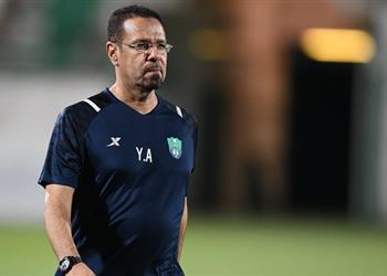 مدرب السعودية السابق ينتقد رينارد بسبب استبعاد لاعب الشباب من قائمة كأس العالم