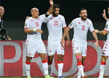 يملك كل الحلول فيفا يتغزل في علي معلول قبل مشاركته مع تونس في كأس العالم