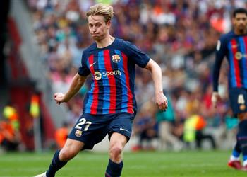 استفتاء موندو أعضاء برشلونة يرفضون رحيل دي يونج ويوافقون على مغادرة ثنائي آخر