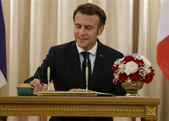 رئيس فرنسا عليكم إبعاد السياسة عن كأس العالم قطر 2022