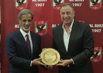 الخطيب يتلقى دعوة لحضور كأس العالم 2022 ويشكر رئيس الاتحاد القطري
