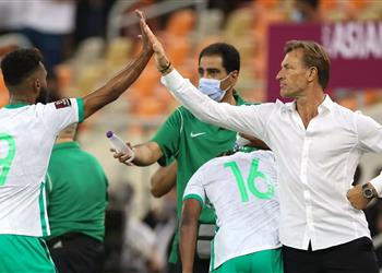 مدرب منتخب السعودية يثير غضب جماهير اتحاد جدة قبل كأس العالم 2022