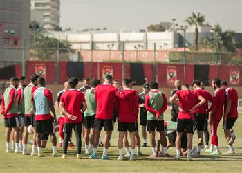 مران الأهلي كولر يجتمع بـ اللاعبين وفقرة ترفيهية لتخفيف الحمل البدني