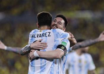 جوليان ألفاريز ميسي فريد من نوعه وسأساعده في تحقيق السعادة للأرجنتين