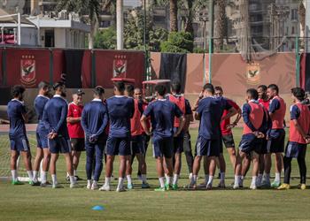مران الأهلي كولر يحاضر اللاعبين وتأهيل متولي استعدادا لـ المقاولون العرب