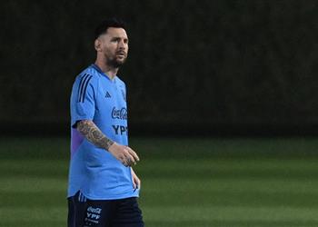 تقارير ميسي يغيب عن تدريبات الأرجنتين قبل المونديال وسكالوني يجري بروفة لبديله