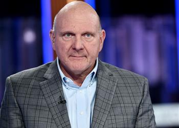 تقارير توضح موقف ستيف بالمر من شراء ليفربول