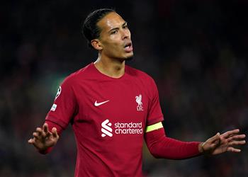 فان دايك يسخر من صحفي بسبب مباراة ليفربول وتوتنهام