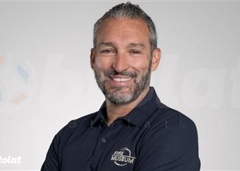 حوار زامبروتا يختار عبر بطولات مرشحه للفوز بكأس العالم سبب عدم تأهل إيطاليا ورأيه في تشافي مع برشلونة