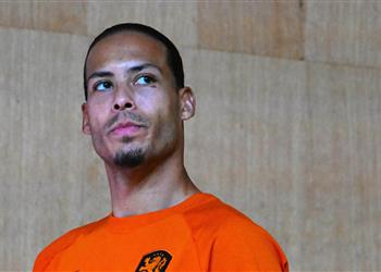 فان دايك يوضح موقفه من تحدي فيفا في مباراة هولندا والسنغال