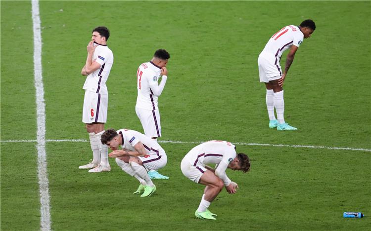 | المنتخبات الأوروبية تعلن عدم ارتداء الشارات الملونة في كأس العالم Large