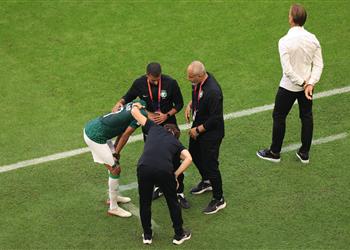 فيديو بكاء سلمان الفرج بعد خروجه م صاب ا من مباراة السعودية والأرجنتين