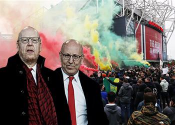 سكاي سبورتس ملاك مانشستر يونايتد يفكرون في بيع النادي والإعلان قريب ا