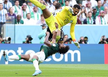الاتحاد السعودي يوضح مدى إمكانية استبدال ياسر الشهراني وسلمان الفرج في قائمة كأس العالم