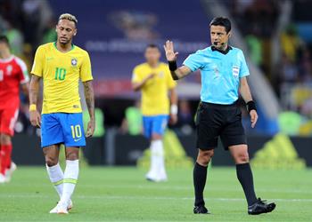 حكم مباراة البرازيل وصربيا اليوم في كأس العالم 2022