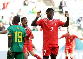 فيديو بهدف درامي سويسرا تقتنص فوز ا صعب ا من الكاميرون في افتتاح مشوارها بكأس العالم