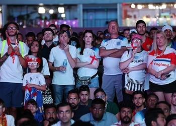 فيديو الأمن القطري يمنع جماهير إنجليزية من دخول مباراة إيران