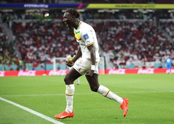 فيديو رأسية رائعة فامارا يسجل هدف السنغال الثاني أمام قطر