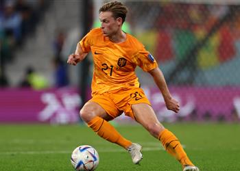 تشكيل هولندا ضد الإكوادور في كأس العالم دي يونج في الوسط وثنائي هجومي