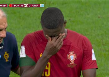 فيديو خروج لاعب البرتغال باكي ا للإصابة أمام أوروجواي