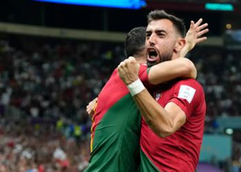 فيديو برونو فرنانديز يسجل هدف البرتغال الأول أمام أوروجواي