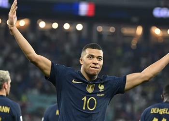 تقارير فيفا يفرض غرامة على مبابي لسوء السلوك في مونديال قطر 2022