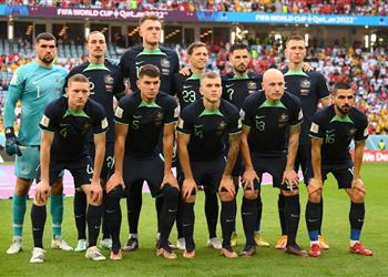 تشكيل أستراليا أمام الدنمارك في كأس العالم أرنولد يجري تغيير ا وحيد ا