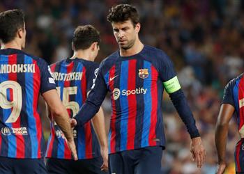 ليفاندوفسكي ولاعبو برشلونة عن اعتزال بيكيه ليس مجرد أسطورة