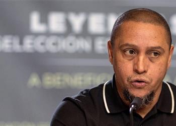 روبرتو كارلوس البرازيل لا يمكنها خسارة كأس العالم وبرشلونة يحتاج الوقت ليكون كبير ا