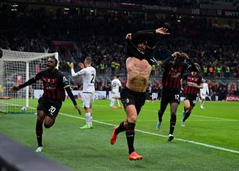 فيديو هدف ثم طرد جيرو يقود ميلان لفوز قاتل على سبيزيا في الدوري الإيطالي