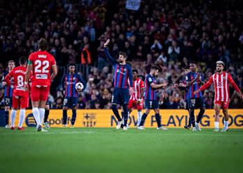 فيديو في ليلة اعتزال بيكيه برشلونة يتصدر الدوري الإسباني بثنائية أمام ألميريا