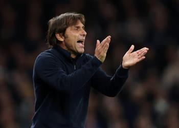 كونتي يوجه سؤالا ساخر ا لـ كلوب ويشيد بـ لاعب ليفربول كان الأفضل في المباراة