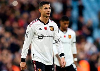 تقارير إدارة مانشستر يونايتد تدعم رحيل رونالدو وتتطلع لضم البديل