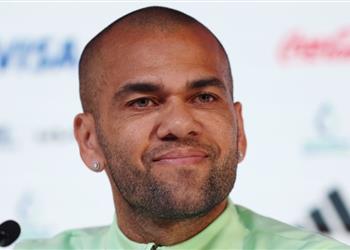 داني ألفيس أنا بخدمة البرازيل في أي مكان ويسعدني الاعتزال بعد كأس العالم