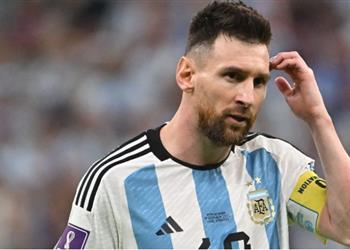 فيديو ميسي ي هين لاعب هولندا بعد تأهل الأرجنتين إلى نصف نهائي كأس العالم