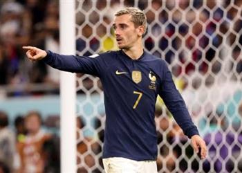 ليكيب تكشف ما قاله جريزمان لزملائه بين شوطي مباراة فرنسا وإنجلترا