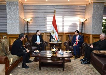 صور وزير الرياضة يبحث مع مؤسسة ساويرس للتنمية الاجتماعية آليات دعم الكرة المصرية