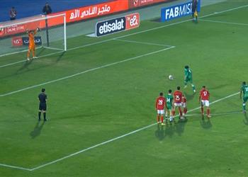 فيديو محمد الشناوي يتصدى لركلة جزاء محمود علاء في مباراة الأهلي والاتحاد السكندري