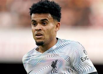 صديقة لويس دياز تؤكد خضوعه لعملية جراحية بعد الانتكاسة