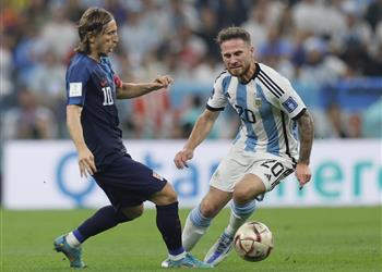 لاعب الأرجنتين يوضح دور الهزيمة أمام السعودية في تأهلهم إلى نهائي كأس العالم