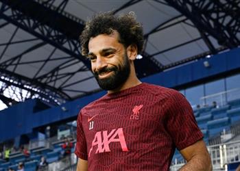تقرير بريطاني يتغنى بـ محمد صلاح جوهرة ليفربول الذي لا يتخلى عن وطنه ودينه