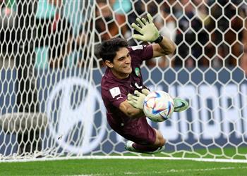 آس ناد أوروبي كبير يستهدف التعاقد مع ياسين بونو