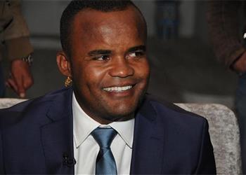 فلافيو يعلق عن إمكانية توليه منصب المدير الفني للأهلي وي صرح الزمالك فريق له ألقاب أفريقية كثيرة