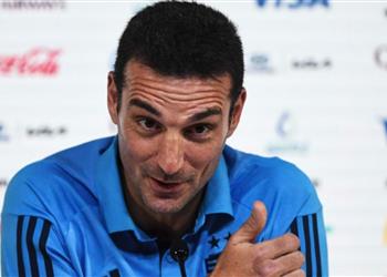 سكالوني يشكو من ضيق الوقت قبل مواجهة أستراليا ويص رح سنكسر ظهورنا من أجل الفوز