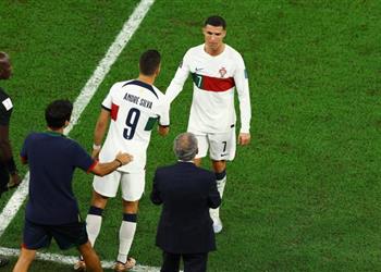 سانتوس يفسر كلمات رونالدو وغضبه بعد استبداله في مباراة البرتغال وكوريا الجنوبية