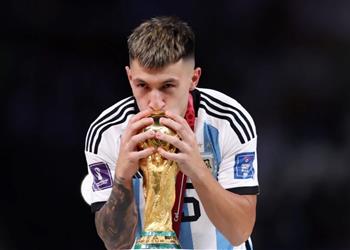 ماكتوميناي يكشف رسالة ليساندرو مارتينيز بعد التتويج مع الأرجنتين بـ كأس العالم