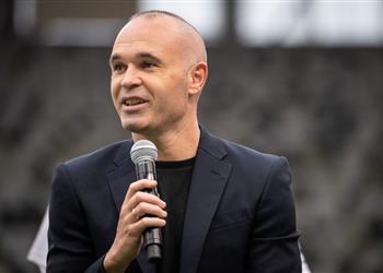 إنييستا ميسي استحق كأس العالم وأتمنى عودته إلى برشلونة