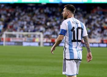 موندو توضح موقف ميسي من الاستمرار مع باريس سان جيرمان